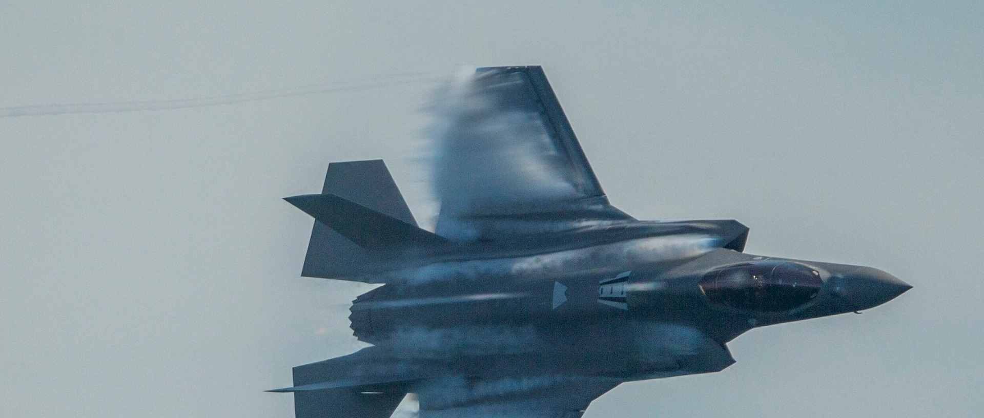 The tiny magnets threatening America’s deadliest fighter jet